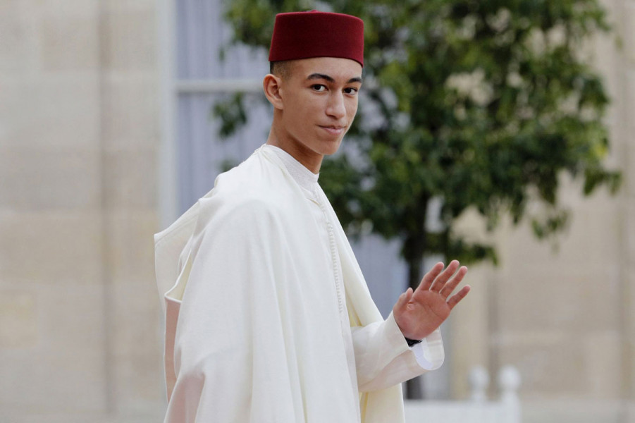 الشعب المغربي يحتفل الجمعة بالذكرى 23 لميلاد الأمير مولاي الحسن الشعب المغربي يحتفل الجمعة بالذكرى 23 لميلاد الأمير مولاي الحسن