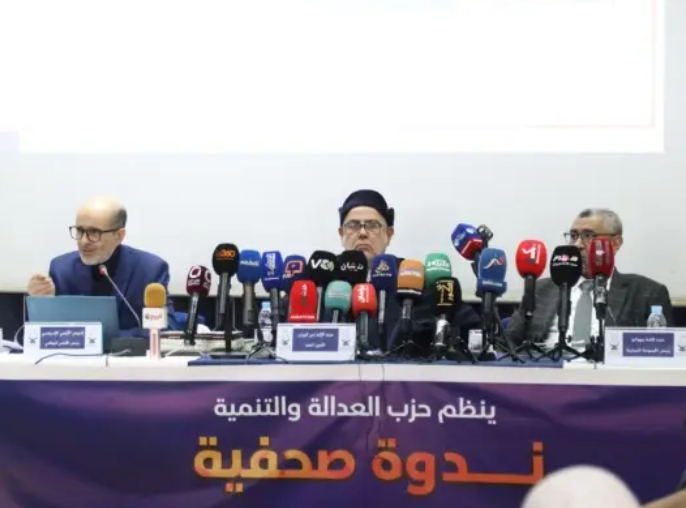 “البيجيدي” يكشف سبب تغيير مرشحين في بعض الدوائر الانتخابية “البيجيدي” يكشف سبب تغيير مرشحين في بعض الدوائر الانتخابية
