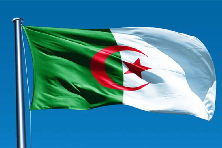 حلوى تتسبب بتسمم المئات بالجزائر