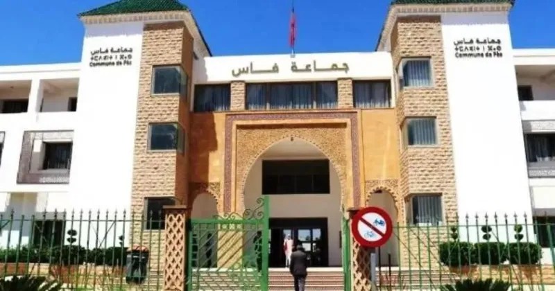 جماعة فاس 21 فاس..”البيجيدي” يتهم الأغلبية بـ”توظيف زوجات وأبناء منتخبين”