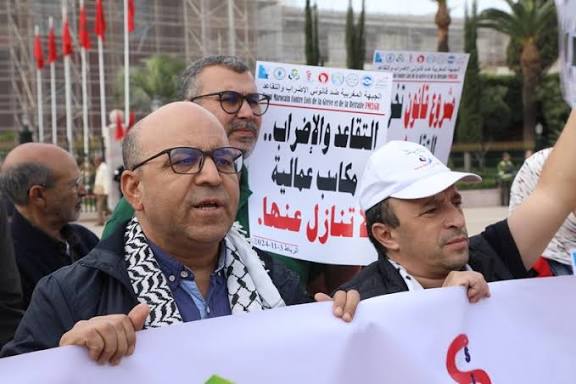 مناهضو قانون التقاعد والاضراب يحذرون الحكومة
