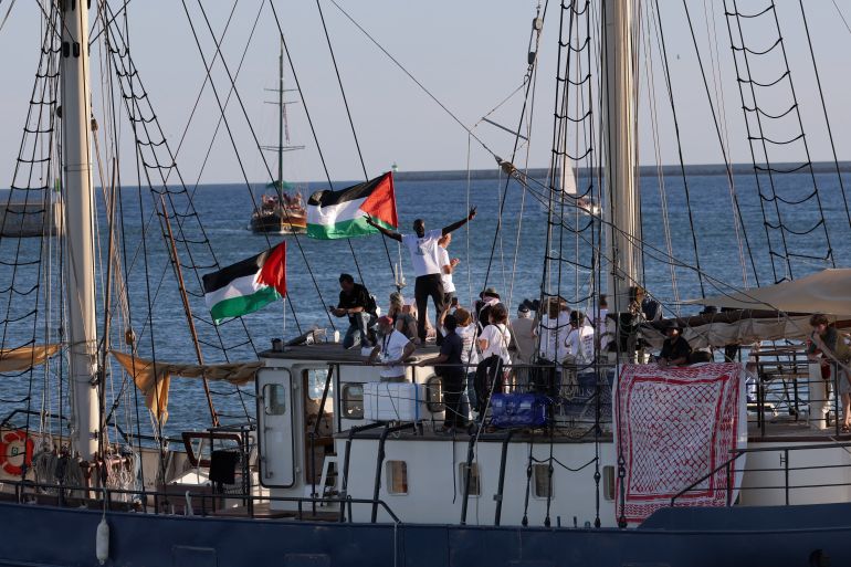 فلسطين 17 “درون” تهاجم أسطول الصمود المتجه لغزة