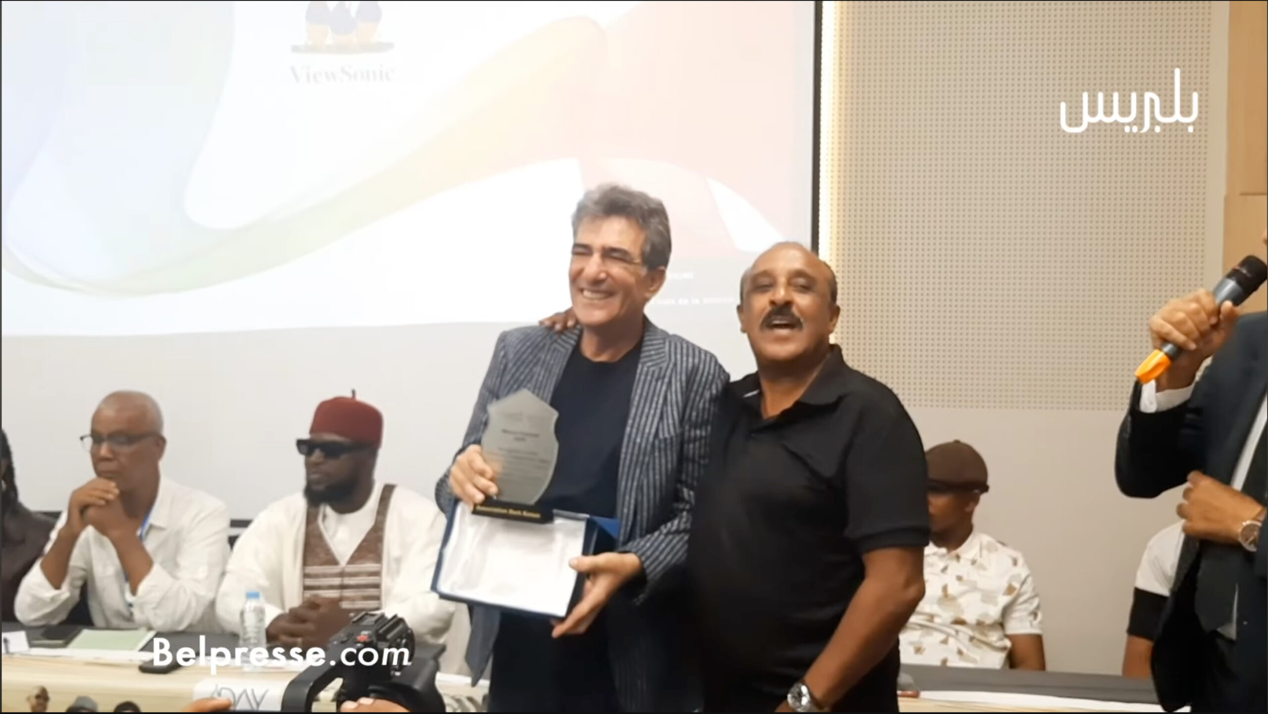 نعمان لحلو 17 سعيد الناصيري يكرّم نعمان لحلو في لحظة تقدير لمسار فني حافل