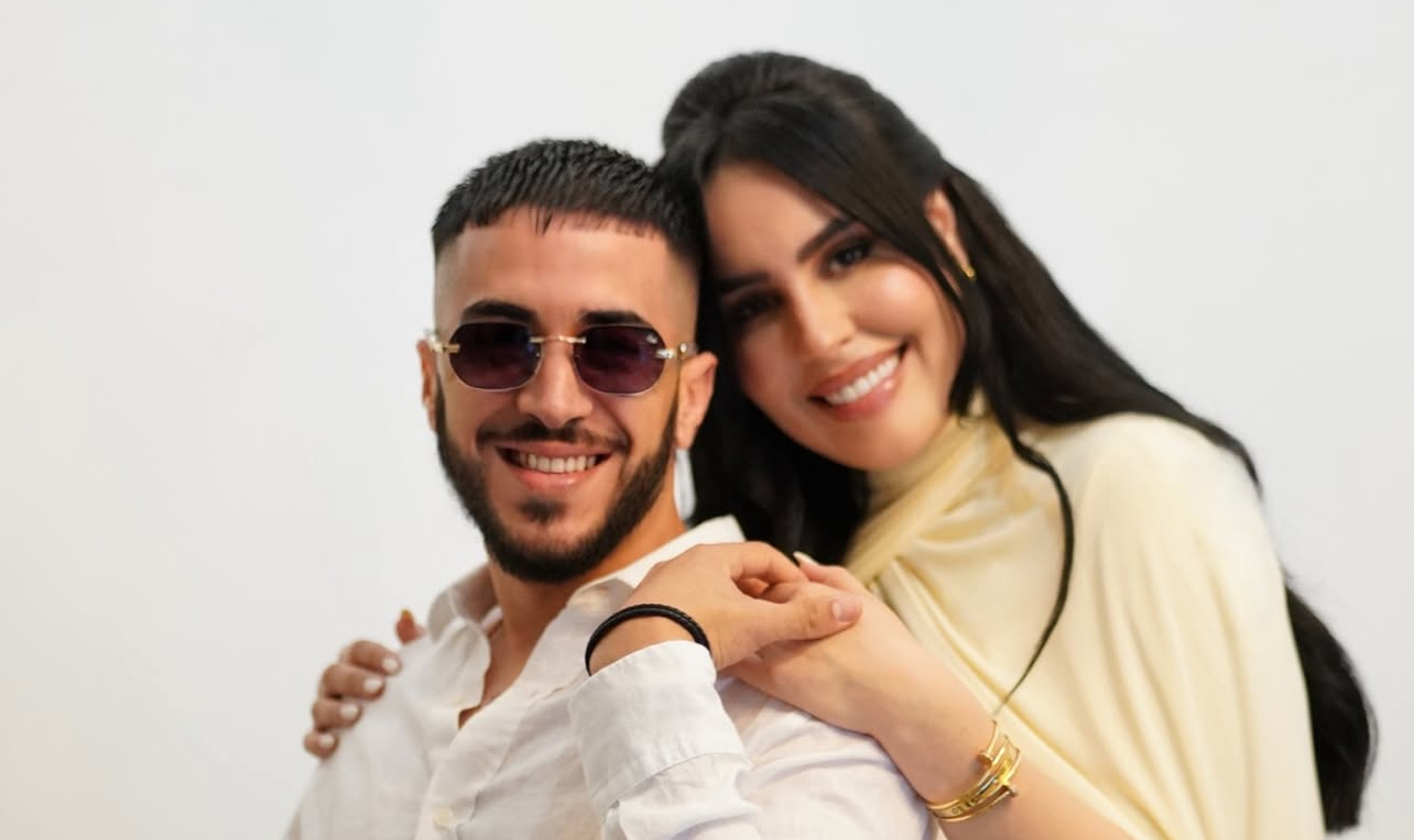 Mocci يعبّر عن الحب والأبوة في أحدث أعماله Mocci يعبّر عن الحب والأبوة في أحدث أعماله