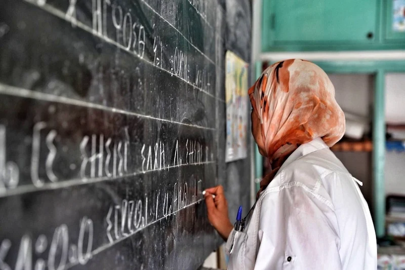 مذكرة وزارية جديدة تمنع بقاء التلاميذ خارج المدارس منتصف النهار