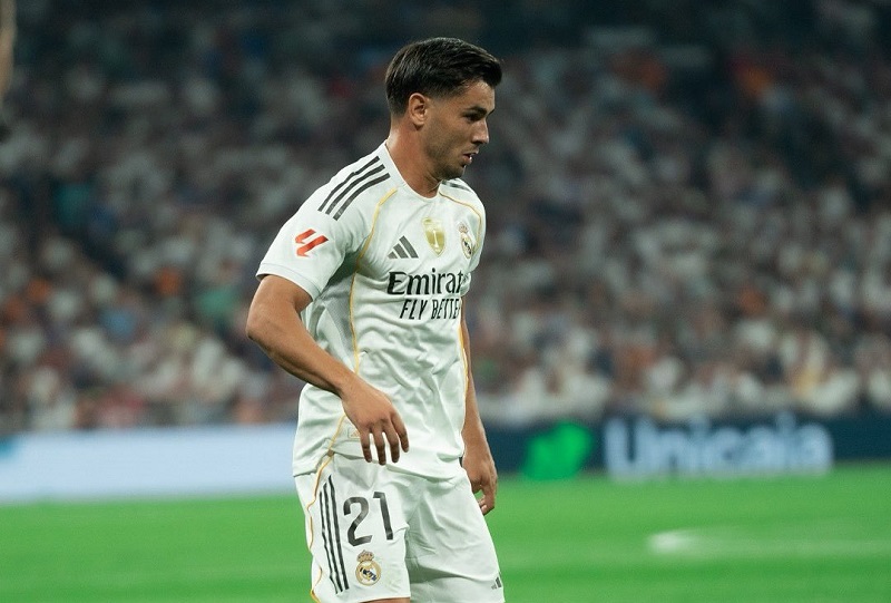 دياز يتألق بأسيست ويقود ريال مدريد لانتصار أمام فياريال