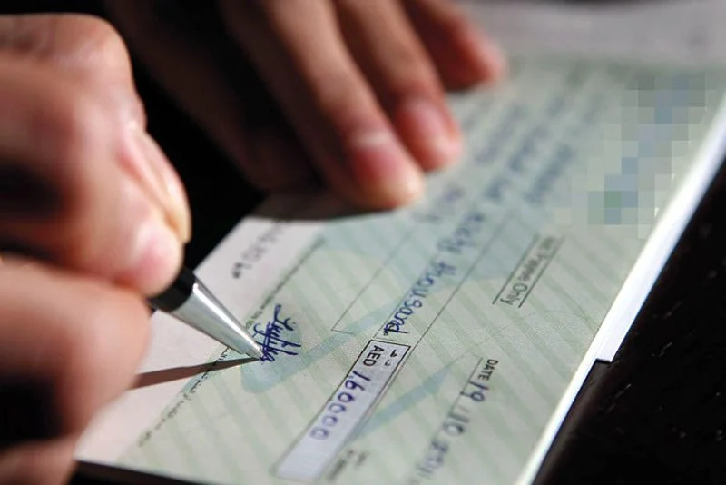 الحكومة تصادق على تعديلات في القانون المنظم للشيكات