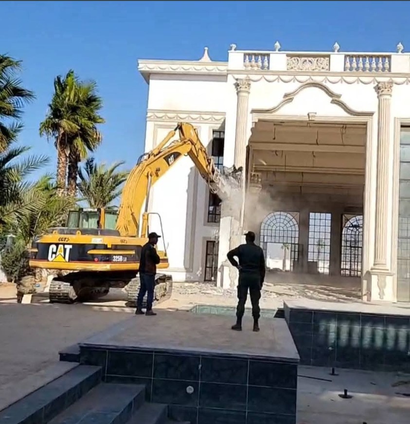إيقاف باشا بوسكورة على خلفية هدم “الكريملين” إيقاف باشا بوسكورة على خلفية هدم “الكريملين”