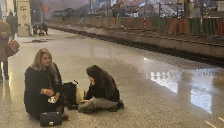 كوكوس تكشف حقيقة صورة الجلوس على الأرض بمحطة القطار