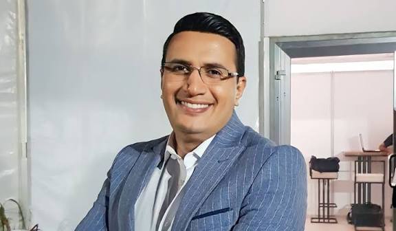 عبد العالي أنور يكشف لبلبريس حقيقة ما يعيشه الفن المغربي عبد العالي أنور يكشف لبلبريس حقيقة ما يعيشه الفن المغربي