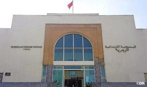فيديو إزالة علم دولة مشاركة في “الكان” يورط شابين بالبيضاء