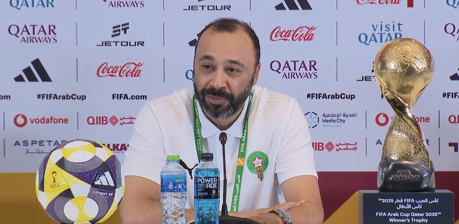 السكتيوي: الفوز بكأس العرب هدفنا..الأهم تشريف الكرة الوطنية السكتيوي: الفوز بكأس العرب هدفنا..الأهم تشريف الكرة الوطنية