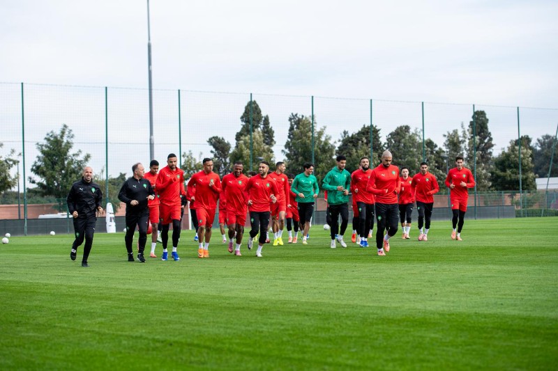 المنتخب الوطني يختتم تحضيراته قبل ضربة البداية أمام جزر القمر المنتخب الوطني يختتم تحضيراته قبل ضربة البداية أمام جزر القمر
