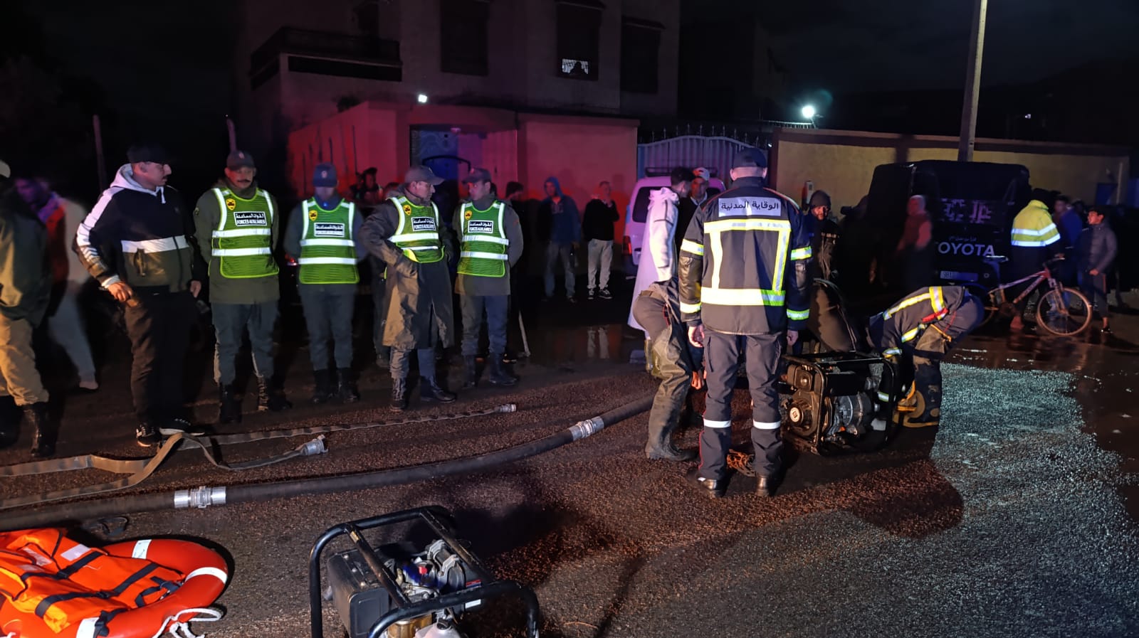 تارودانت: تعبئة ميدانية لتصريف مياه الأمطار وفتح الطرق