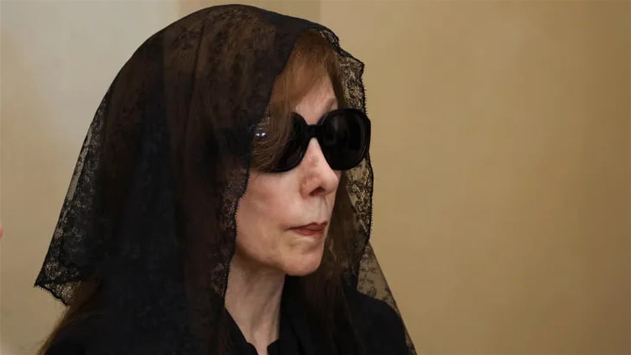 الموت يفجع فيروز الموت يفجع فيروز