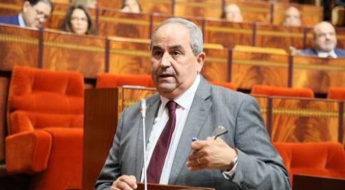 عز الدين ميداوي 20 تأخر صرف منح الطلبة يثير الجدل بالبرلمان ويعرض الميداوي للمساءلة