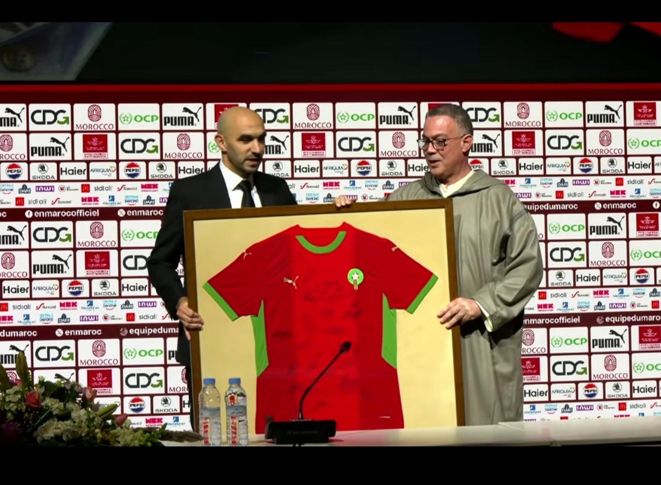 الركراكي: مغادرتي تصب في تطوير المنتخب ولإعطاء نفس جديد(فيديو) الركراكي: مغادرتي تصب في تطوير المنتخب ولإعطاء نفس جديد(فيديو)