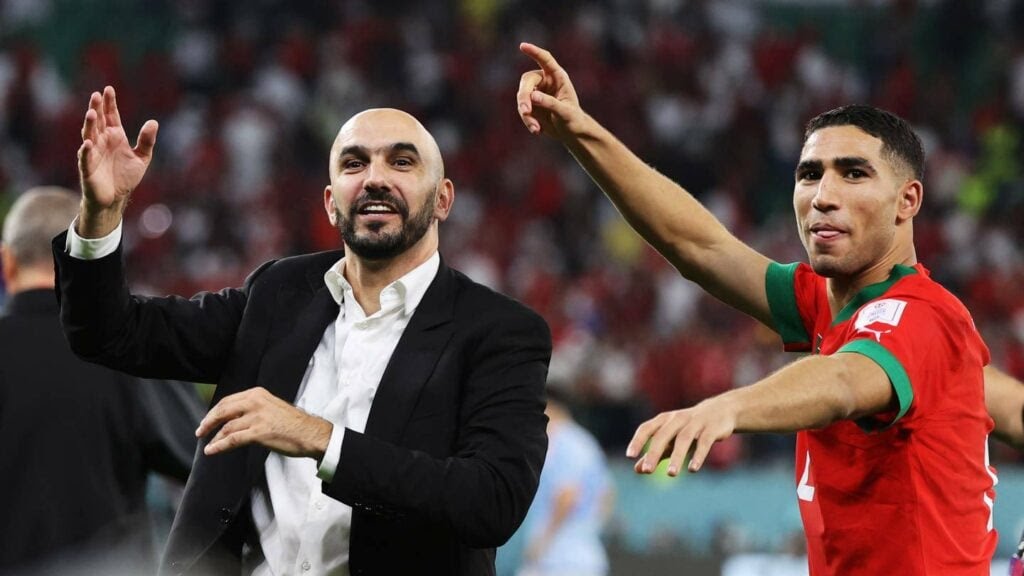 حكيمي يوجه رسالة للركراكي بعد مغادرته المنتخب