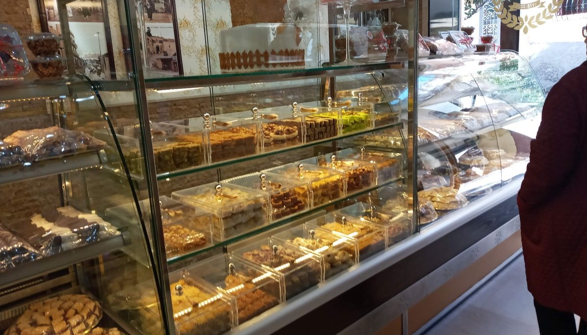 شبهات تبييض أموال تهز قطاع المخابز وتثير مخاوف المهنيين شبهات تبييض أموال تهز قطاع المخابز وتثير مخاوف المهنيين