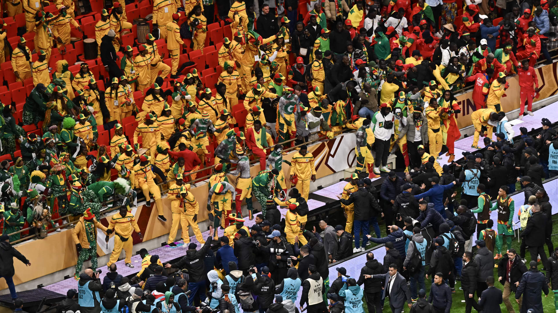 “كان 2025″..تقديم 202 شخصا أمام المكاتب القضائية بالملاعب