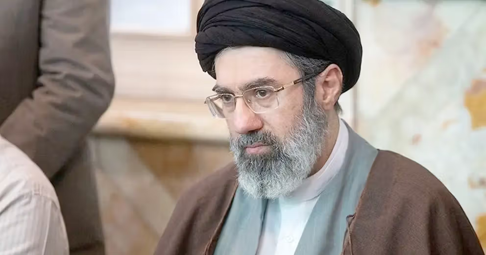 نقل المرشد الإيراني الجديد إلى أحد مقرات بوتين بروسيا (تقارير)