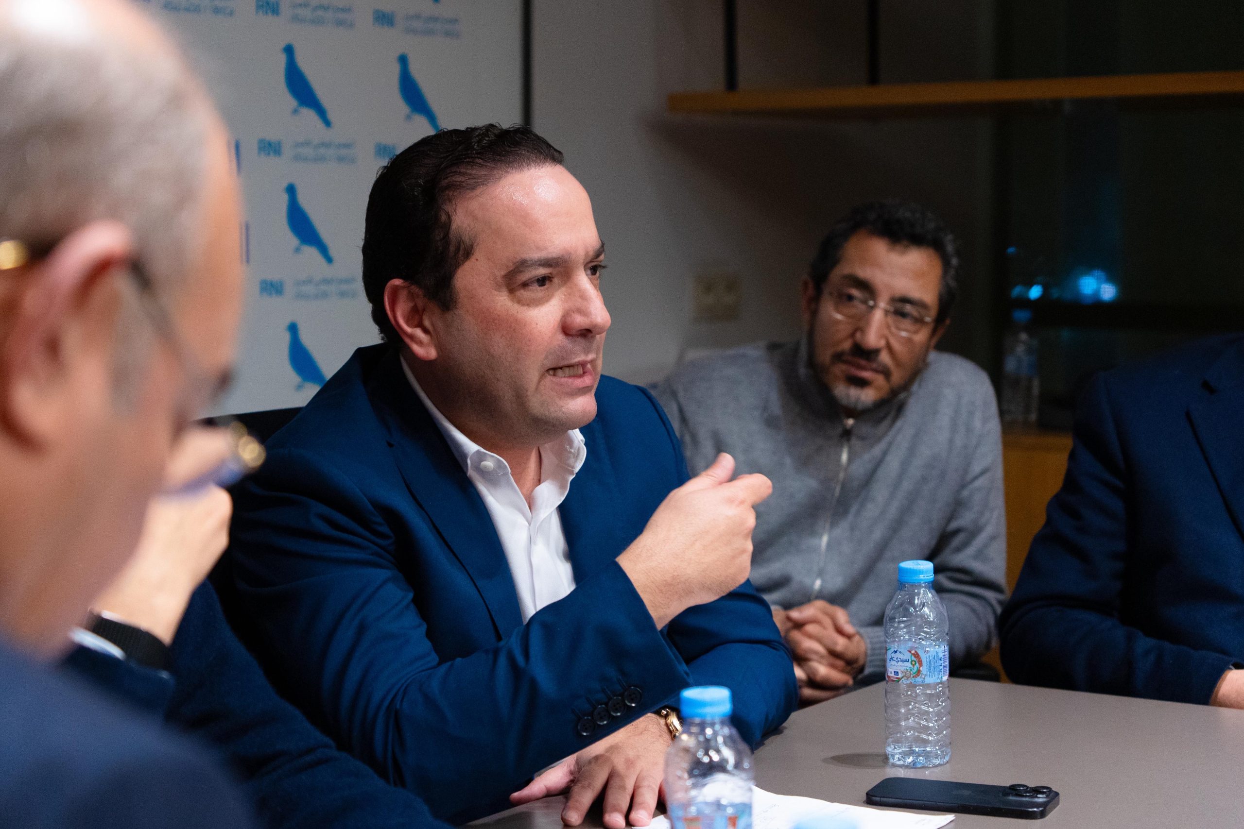 “الخيط الأبيض” يُنهي أزمة بنرقية ويقطع الطريق أمام”ميركاتو البام”