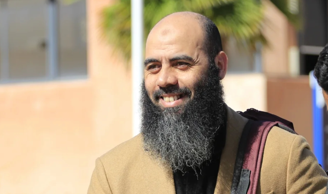 ياسين العمري 17 ياسين العمري يرد على جدل “صورته مع الشيخة”