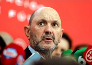 رئيس الاتحاد الإسباني لكرة القدم يحذر حكومة بلاده من المغرب