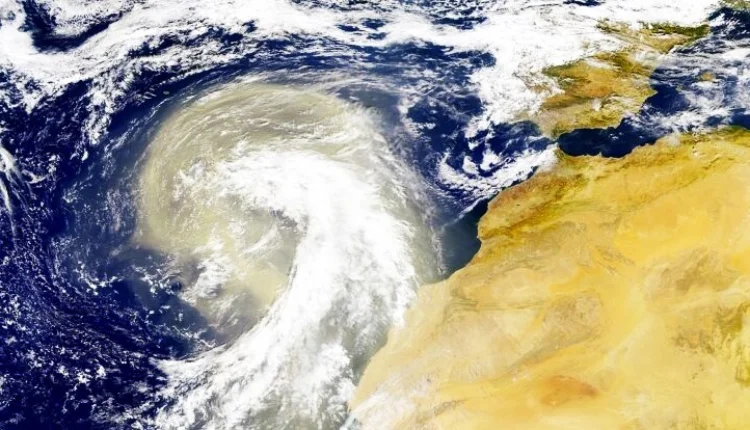 الأرصاد تكشف عن منخفض حراري صحراوي يقلب الأجواء بالمملكة