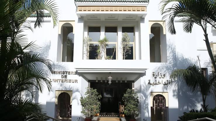 مصدر يكشف حقيقة شروع الداخلية في تسجيل ومراقبة مكالمات المواطنين