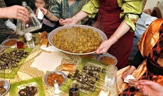 المغاربة و”العيد الكبير”.. احتفال بطعم الحنين والتراث المغاربة و”العيد الكبير”.. احتفال بطعم الحنين والتراث