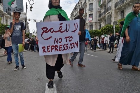 الجزائر تغرق في القمع..المحاكم تتحول إلى سلاح لإخراس كل صوت معارض