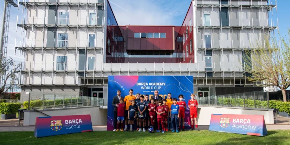 برشلونة 20 بشكل مفاجئ..برشلونة يغلق أكاديميتيه في الرباط والدار البيضاء