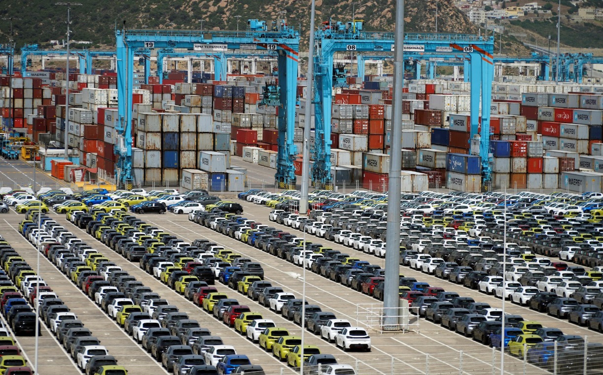 صادرات السيارات المغربية تواصل التحليق وتقترب من رقم قياسي