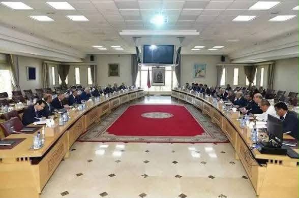 الداخلية 19 بلبريس تكشف كواليس اجتماع حاسم بين الأحزاب وأم الوزارات