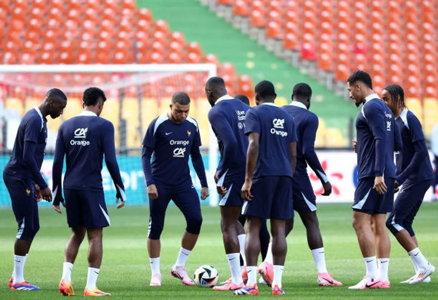 المغرب وفرنسا 18 “فيفا” يصدم فرنسا بهذا القرار قبل مواجهة الأسود