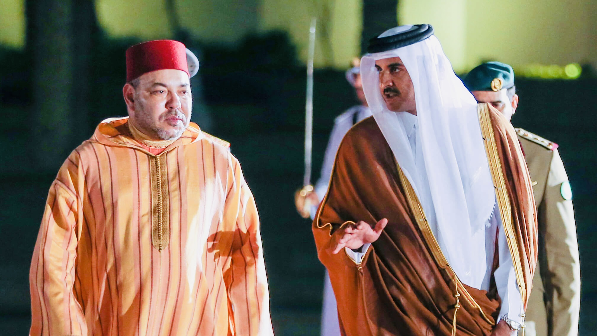 قطر 14 جلالة الملك يعزي أمير قطر في وفاة والده