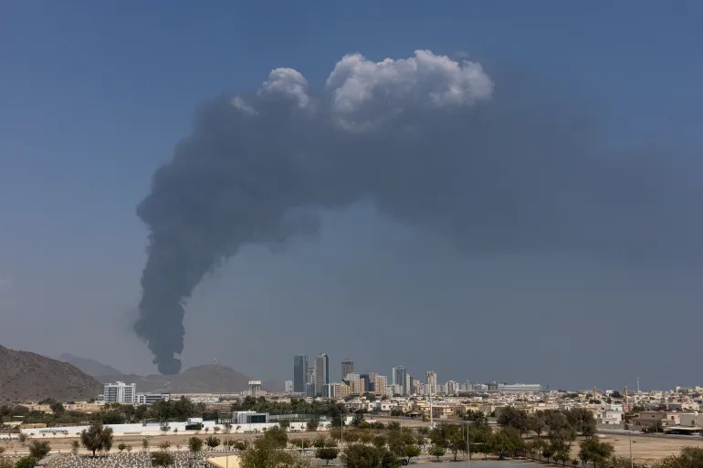 عمان 19 عقب هجمات إيرانية..عُمان تستدعي سفير طهران