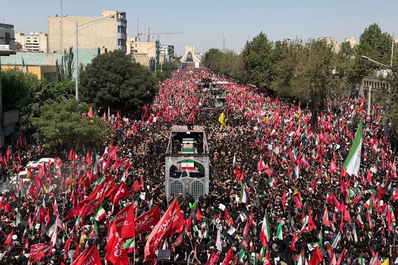 طهران 18 طهران تودّع خامنئي بجنازة تاريخية وسط استنفار وحشود ضخمة