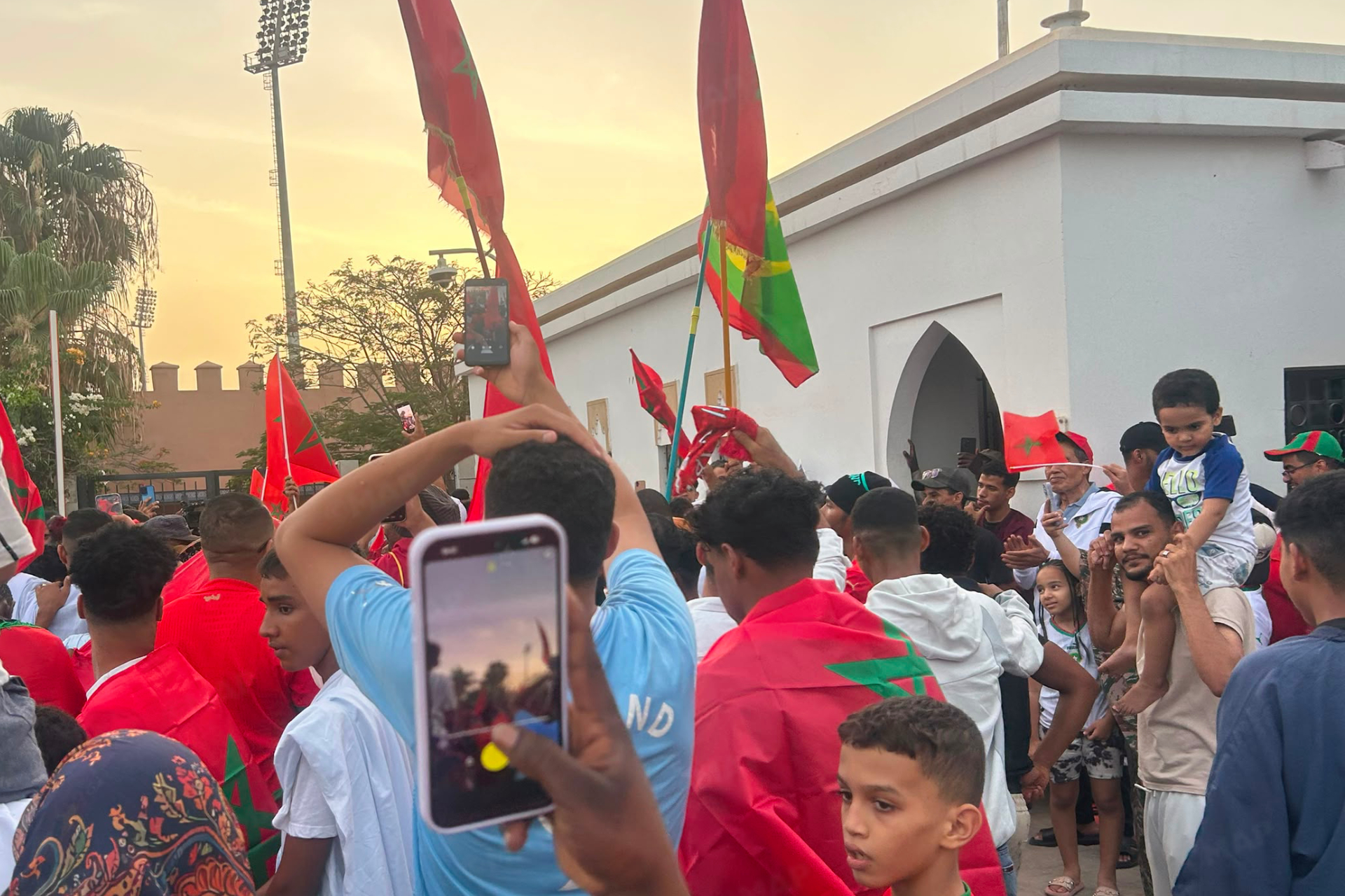 تأهل “أسود الأطلس” يشعل احتفالات بموريتانيا تأهل “أسود الأطلس” يشعل احتفالات بموريتانيا