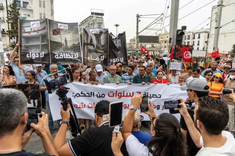 قيس سعيد 19 مظاهرات حاشدة في تونس لإسقاط نظام قيس سعيّد (فيديو)