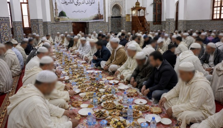 السلطات تمنع وليمة يشرف عليها برلماني داخل مسجد بإقليم الدريوش السلطات تمنع وليمة يشرف عليها برلماني داخل مسجد بإقليم الدريوش