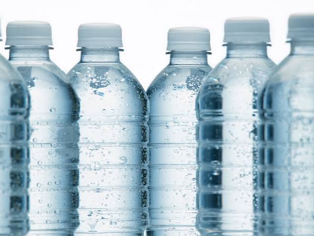 خنيفرة 13 تاريخ صلاحية مياه معدنية تباع للمغاربة يثير شكوك حماة المستهلك