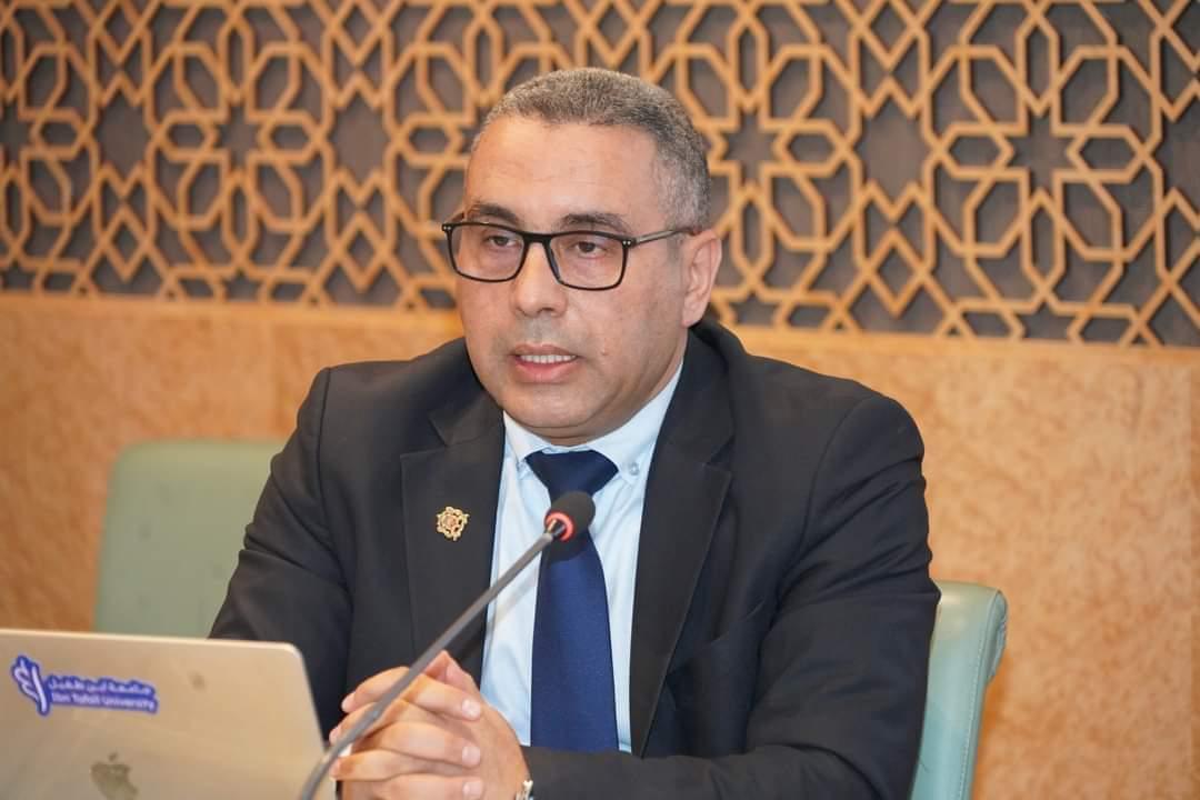 عميد كلية العلوم السياسية والقانونية بالقنيطرة يرد على جدل التوقيت الميسر عميد كلية العلوم السياسية والقانونية بالقنيطرة يرد على جدل التوقيت الميسر