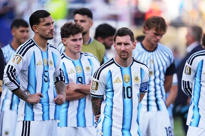 الأرجنتين 18 “فيفا” يعاقب نجما أرجنتينيا بسبب أحداث مواجهة إسبانيا في نهائي المونديال