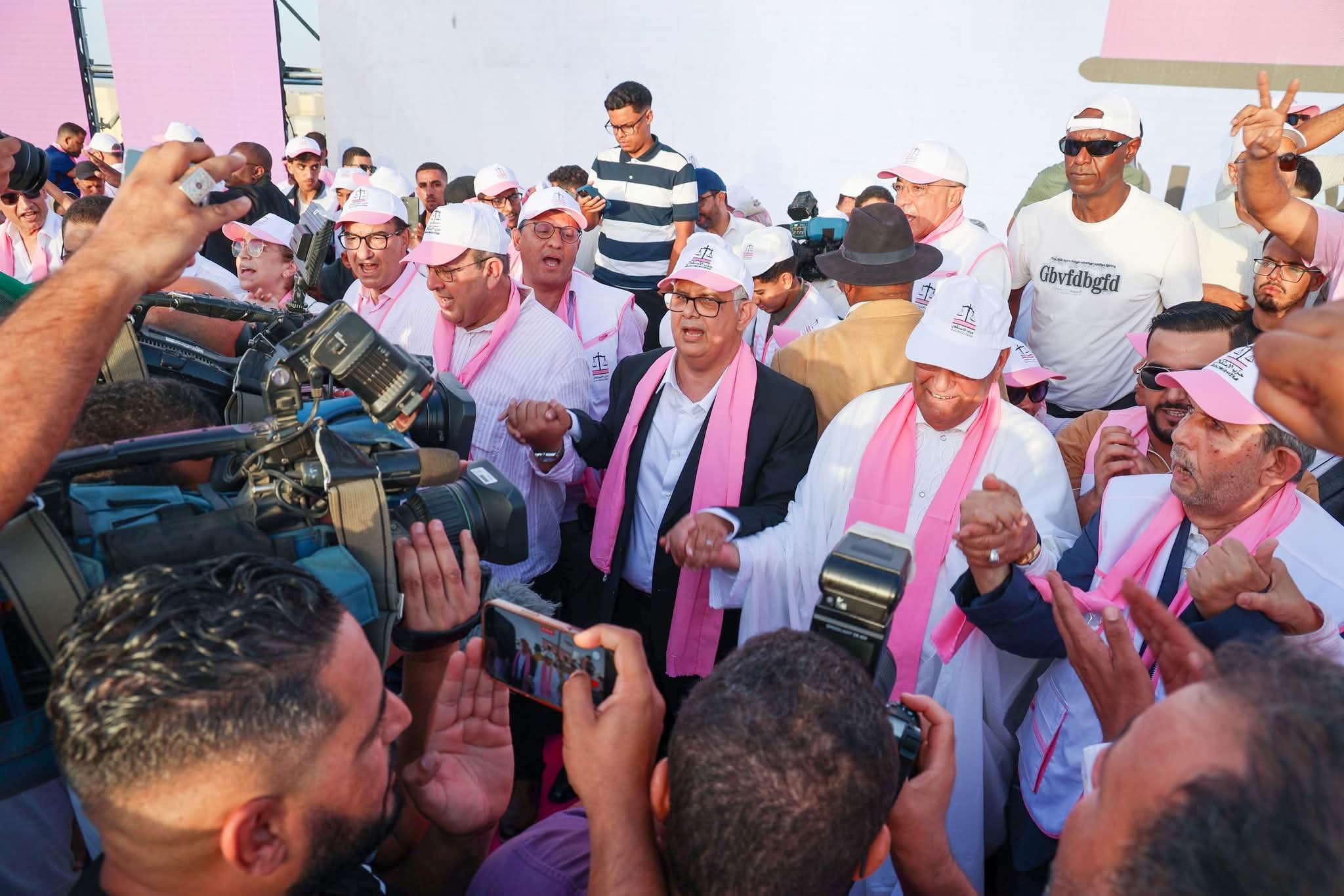 حضور قياسي من مناضلي الاستقلال بالعيون في تجمع ولد الرشيد ونزار بركة حضور قياسي من مناضلي الاستقلال بالعيون في تجمع ولد الرشيد ونزار بركة