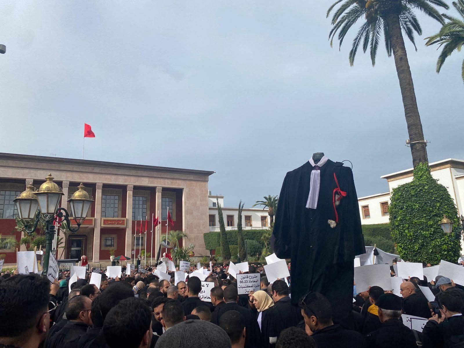 الزياني يحمل الحكومة مسؤولية أزمة المحاماة ويؤكد وحدة الصف في الإضراب الزياني يحمل الحكومة مسؤولية أزمة المحاماة ويؤكد وحدة الصف في الإضراب