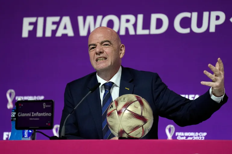 يويفا يتحرك لمواجهة إنفانتينو ويفتح باب التغيير يويفا يتحرك لمواجهة إنفانتينو ويفتح باب التغيير