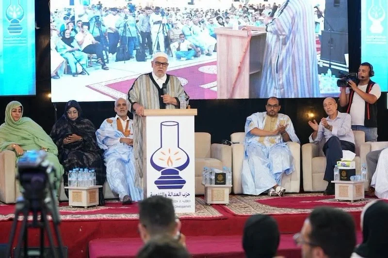 بنكيران من العيون: لا تبيعوا أصواتكم والتغيير يبدأ من الصناديق