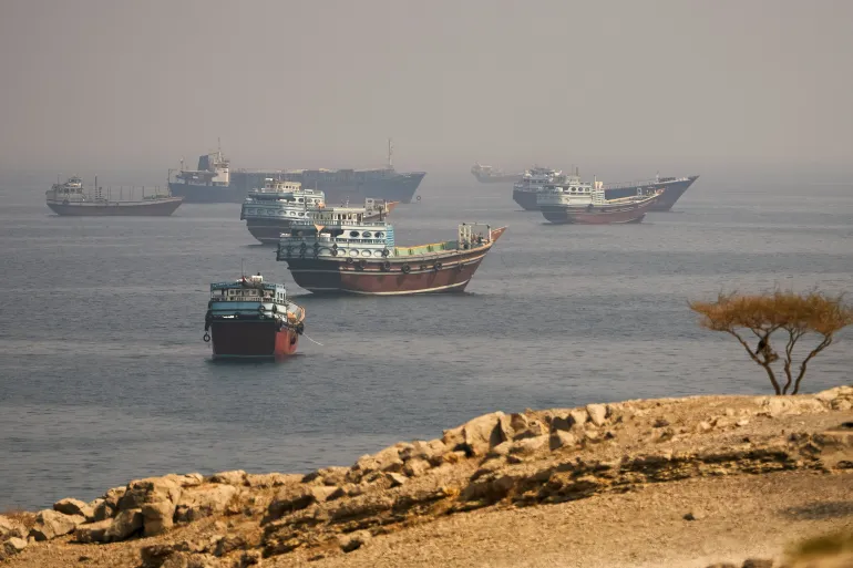 قصف ناقلة نفط خارج هرمز قصف ناقلة نفط خارج هرمز